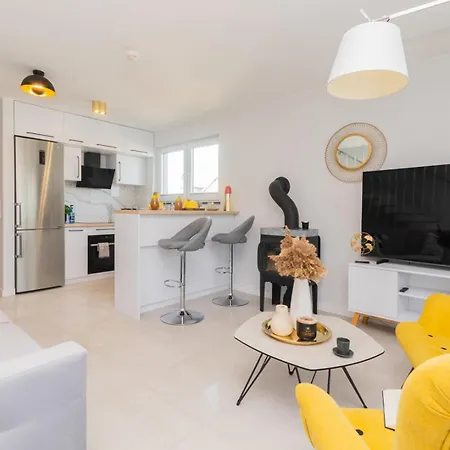 Apartament Dubaj W Jantarze Apartment *